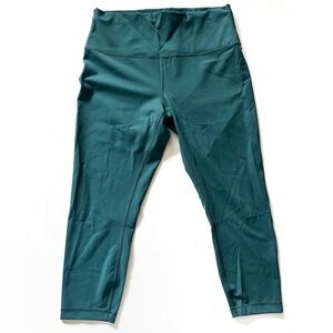 •LULULEMON• Wunder Train Crops Size 12